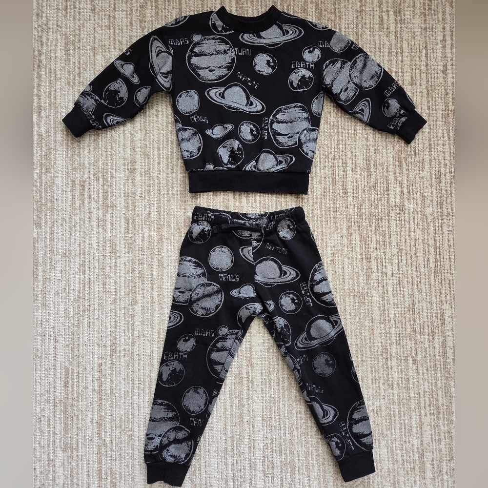 H&M Boys Black And Silver Planet Print - Crewneck Sweatshirt And Pant Set